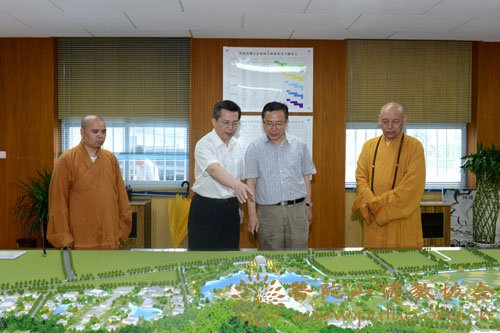 普陀山-浙江省委统战部部长王永康调研普陀山观音法界建设工作
