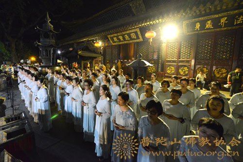 普陀山-普陀山普济禅寺观音香会进香活动安全有序