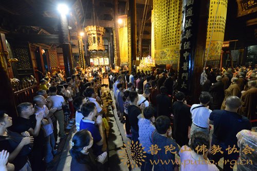 普陀山-普陀山普济禅寺观音香会进香活动安全有序