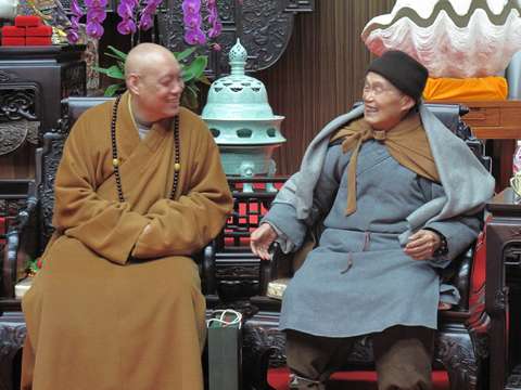 佛教-白光长老前往普济禅寺拜望道慈大和尚和道生长老