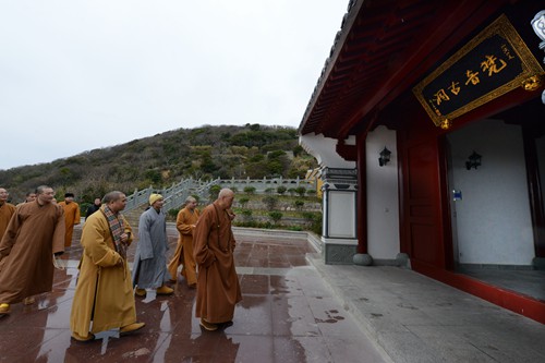 佛教-道慈会长赴法雨禅寺等寺院走访慰问