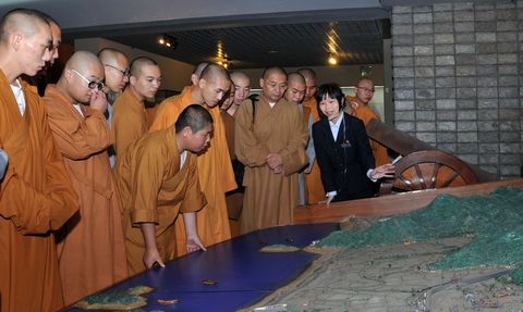 中国佛学院普陀山学院组织参观舟山鸦片战争纪念馆