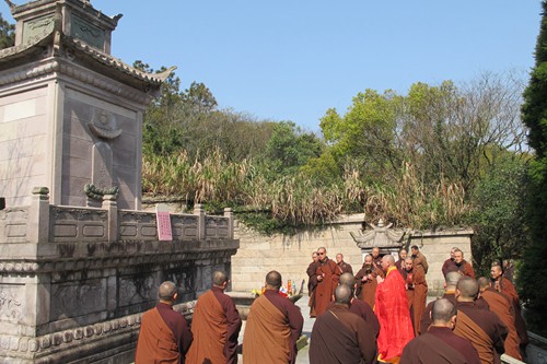 甲午年-适逢甲午年清明节普济禅寺举行祭祖上供法会