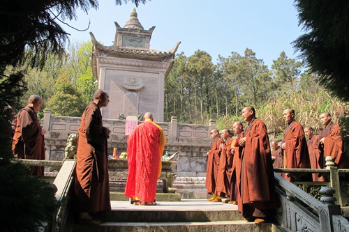 甲午年-适逢甲午年清明节普济禅寺举行祭祖上供法会
