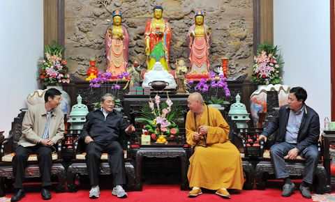 原全国人大常委会副委员长热地一行来山视察