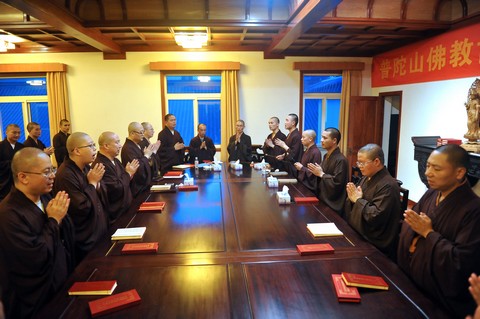 佛教-普陀山佛协僧伽培训班完成2012年上半年学习内容
