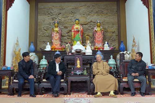 李军-道慈大和尚接见大连旅顺区委副书记李军一行