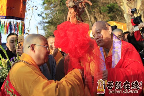 五祖寺-道慈会长赴黄梅应邀出席五祖寺方丈正慈大和尚升座法会