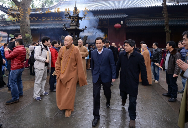 佛教-温暖代市长一行走访慰问普陀山佛教协会