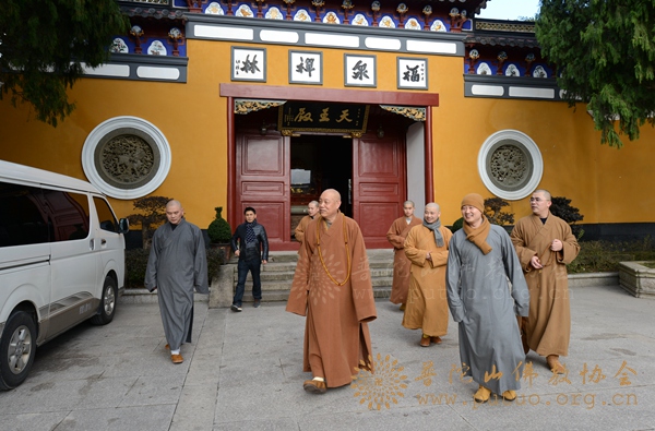 佛教-会长道慈大和尚一行赴全山各寺院走访慰问