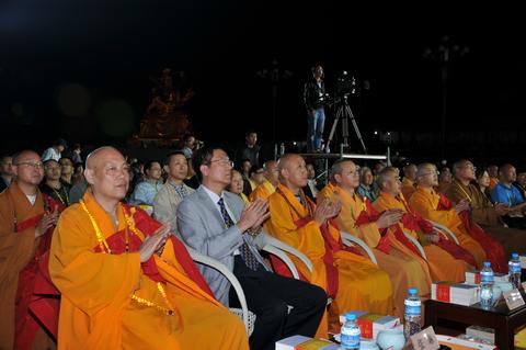 奉化-道慈会长一行出席2012中国（奉化）雪窦山弥勒文化节开幕式