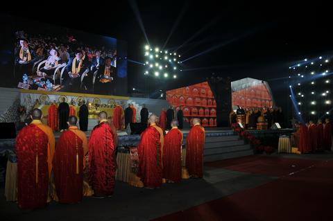 奉化-道慈会长一行出席2012中国（奉化）雪窦山弥勒文化节开幕式