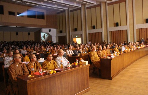 普陀山-中国佛学院普陀山学院隆重举行“喜迎国庆、欢度中秋暨欢迎新僧入学”大型晚会 普陀山-中国佛学院普陀山学院隆重举行“喜迎国庆、欢度中秋暨欢迎新僧入学”大型晚会