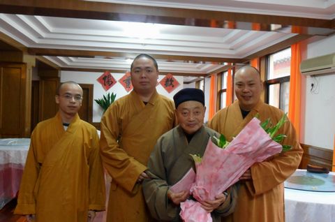 佛教-佛协委派代表赴杨枝禅林慰问静乾长老86岁寿诞