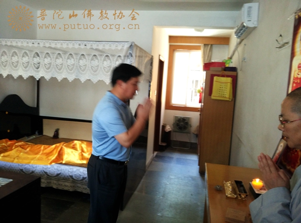 佛教-会长道慈大和尚一行前往梅福禅院为清了长老尼念佛送行