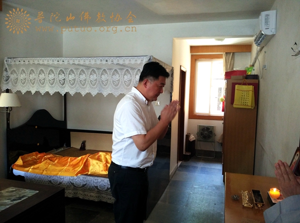 佛教-会长道慈大和尚一行前往梅福禅院为清了长老尼念佛送行