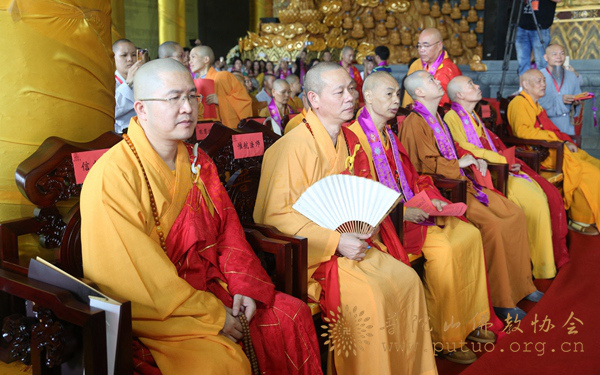 佛教-会长道慈大和尚出席浙江省桐乡香海禅寺贤宗法师荣膺方丈庆典