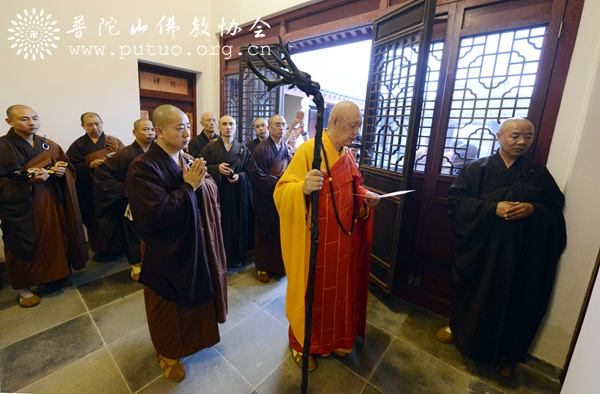 佛教-会长道慈大和尚为古佛洞修闻法师送关