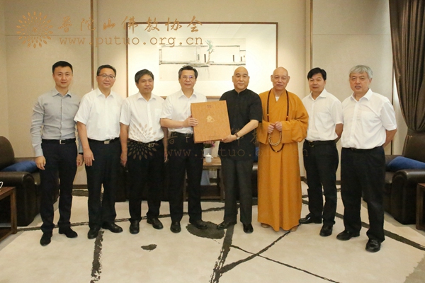 佛教-浙江统战部部长王永康参观《汉风藏韵——中国古代金铜佛像艺术展