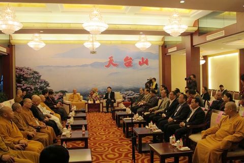 佛教-道慈大和尚、道生长老出席国清讲寺方丈升座庆典领导会见主要嘉宾活动
