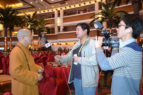 佛教-本会副会长信光法师一行赴深圳出席“慈悲普陀·大爱至深”千人斋宴