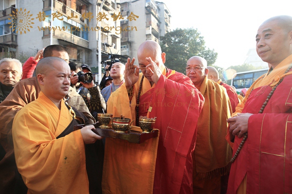 佛教-会长道慈大和尚出席武汉归元禅寺隆醒大和尚荣膺方丈庆典