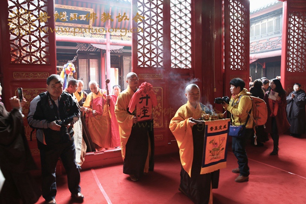 佛教-会长道慈大和尚出席武汉归元禅寺隆醒大和尚荣膺方丈庆典