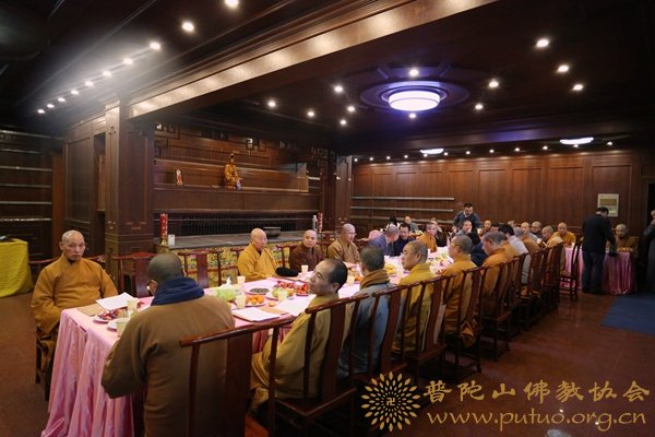 佛教-普陀山佛教协会2016年年终总结大会进行分组讨论