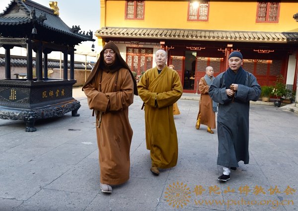 佛教-会长道慈大和尚一行赴全山各寺院、养老院走访慰问