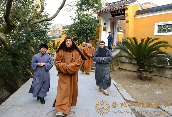 佛教-会长道慈大和尚一行赴全山各寺院、养老院走访慰问