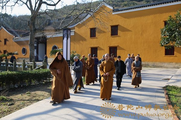 佛教-会长道慈大和尚一行赴全山各寺院、养老院走访慰问