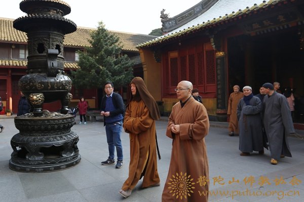 佛教-会长道慈大和尚一行赴全山各寺院、养老院走访慰问
