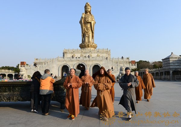 佛教-会长道慈大和尚一行赴全山各寺院、养老院走访慰问