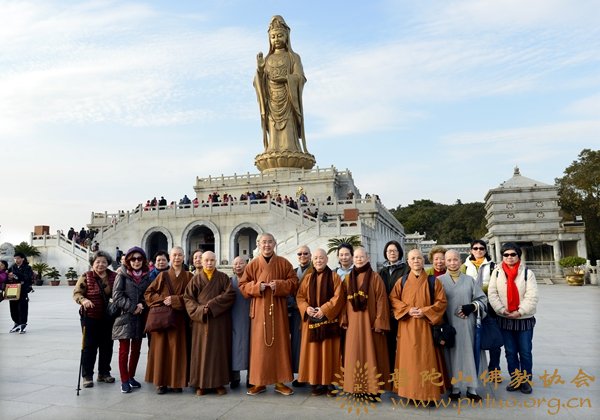 佛教-台湾禅光寺住持见禅尼师一行参访普陀山