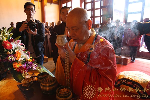 千手观音-普陀山长生禅林隆重举行千手观音像开光法会