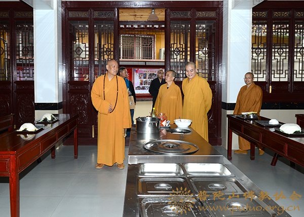 佛教-会长道慈大和尚一行视察洛迦山寺院建设工作