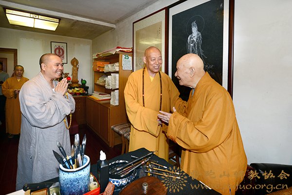 佛教-会长道慈大和尚一行赴佛教颐养堂、普陀山敬老院进行端午节慰问