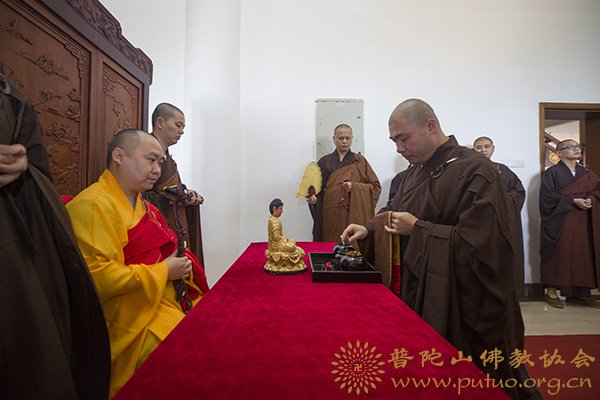 佛学-隆藏法师应邀于宝陀讲寺作《玄奘法师所传的唯识禅观》 佛学专题讲座