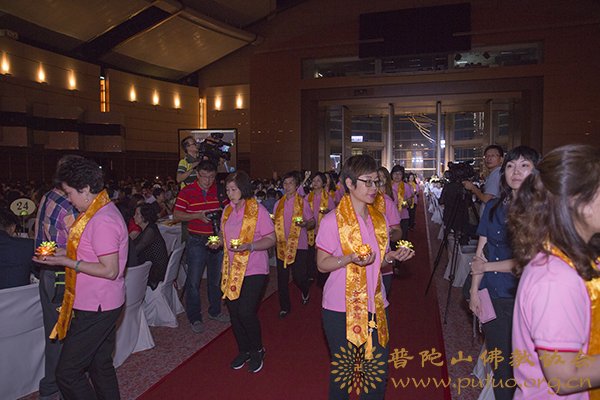普陀山-会长道慈大和尚一行出席2017福佑香江·普陀山南海观音庇护祈福千人斋宴