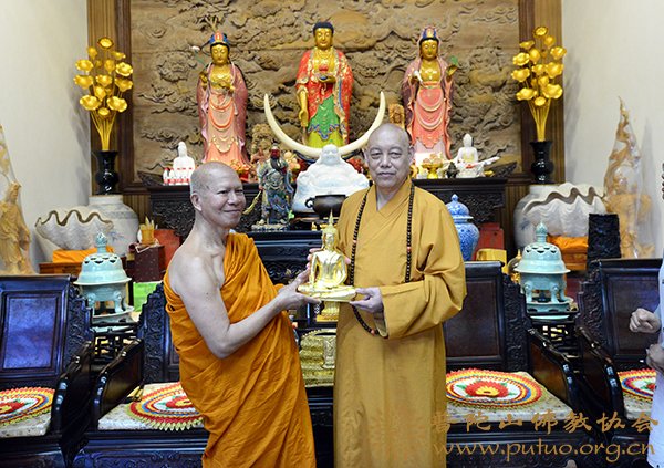泰国拍蓬美提长老一行来山参访交流