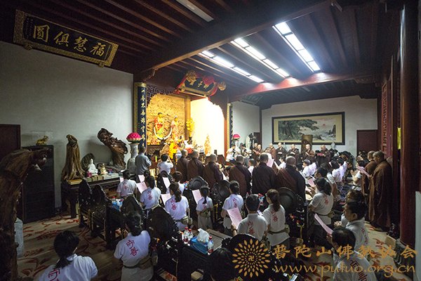 佛教-会长道慈大和尚为千日千声朝山团举行集体皈依仪式