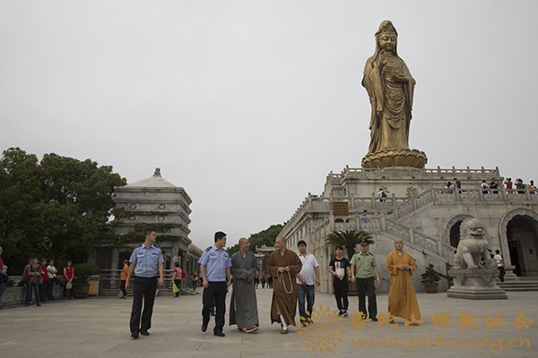 普陀山-普陀山佛教协会联合多部门检查全山寺院安全保障工作