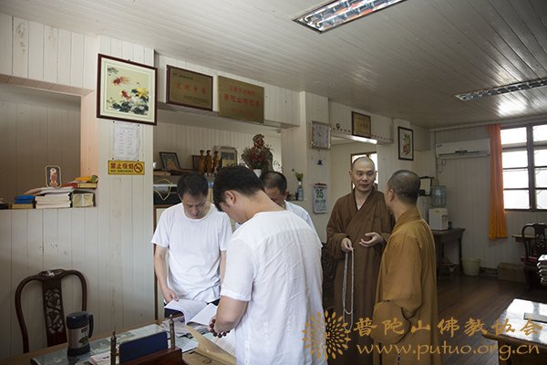 普陀山-普陀山佛教协会联合多部门检查全山寺院安全保障工作