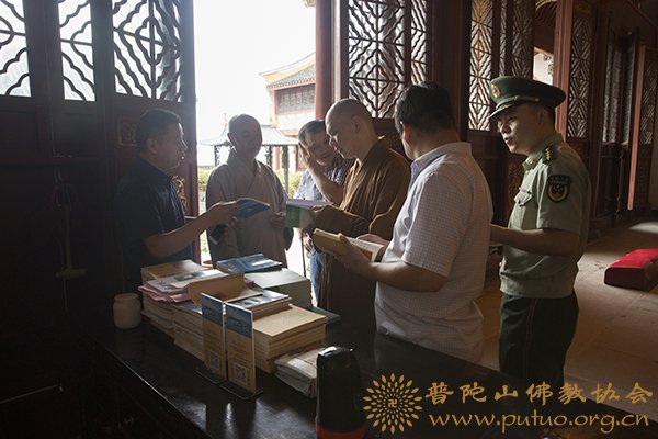 普陀山-普陀山佛教协会联合多部门检查全山寺院安全保障工作