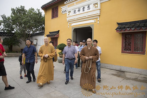 普陀山-普陀山佛教协会联合多部门检查全山寺院安全保障工作
