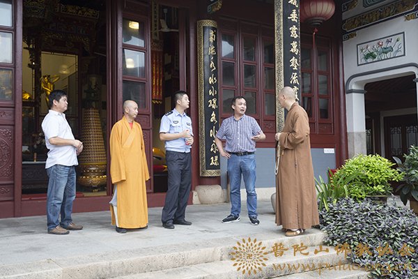普陀山-普陀山佛教协会联合多部门检查全山寺院安全保障工作