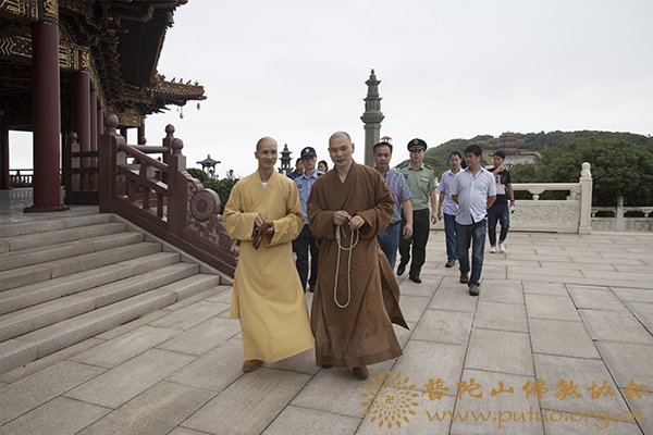 普陀山-普陀山佛教协会联合多部门检查全山寺院安全保障工作