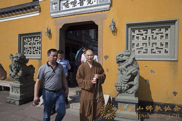 普陀山-普陀山佛教协会联合多部门检查全山寺院安全保障工作