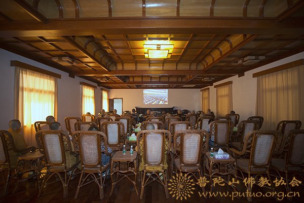 佛教-普陀山佛教协会组织收看党的十九大开幕会