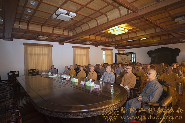 佛教-普陀山佛教协会组织收看党的十九大开幕会